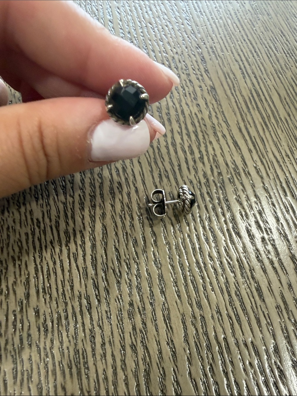 Authentic David Yurman Earrings - Stone Silver-Tone Stud Earrings - Picture 3 of 6